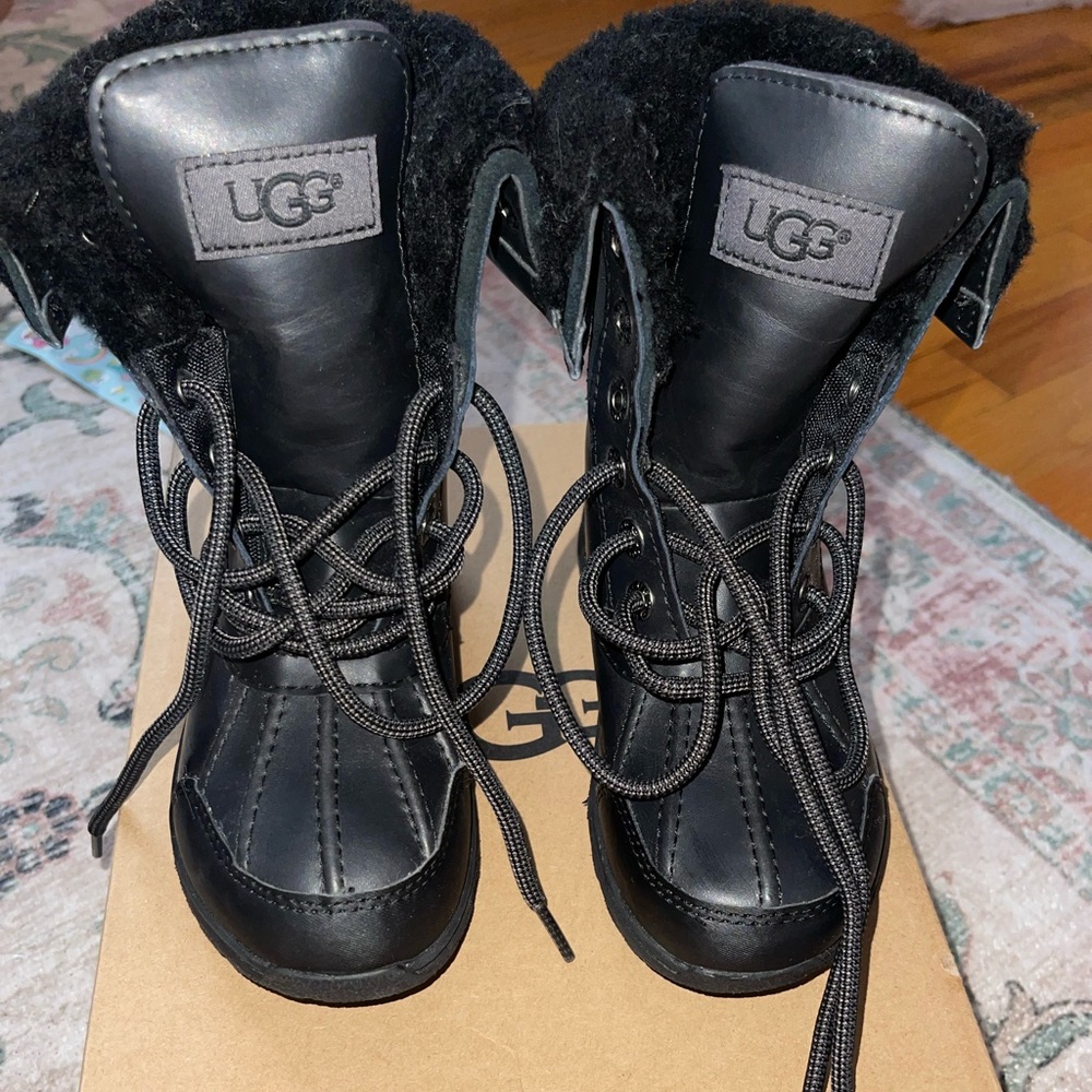 Ugg toddler Butte II boots